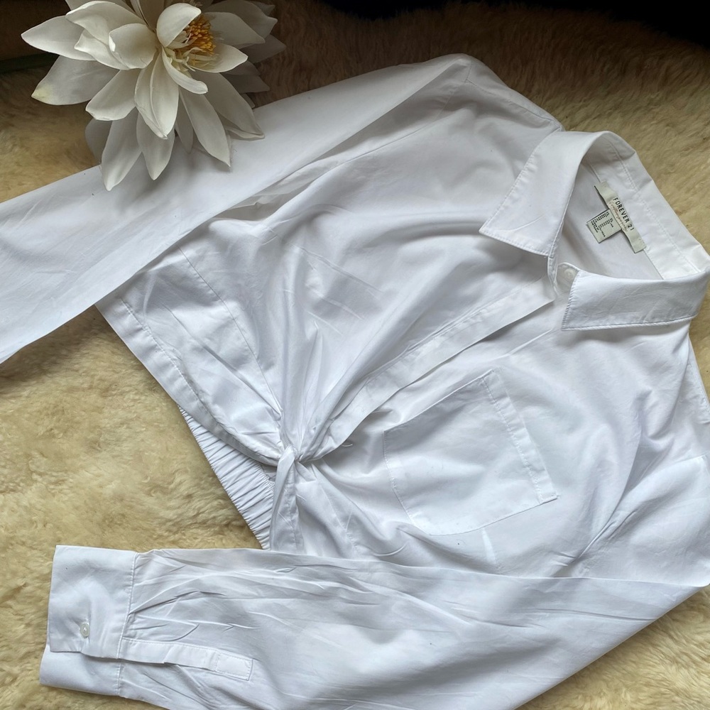 Long sleeve collared crop top